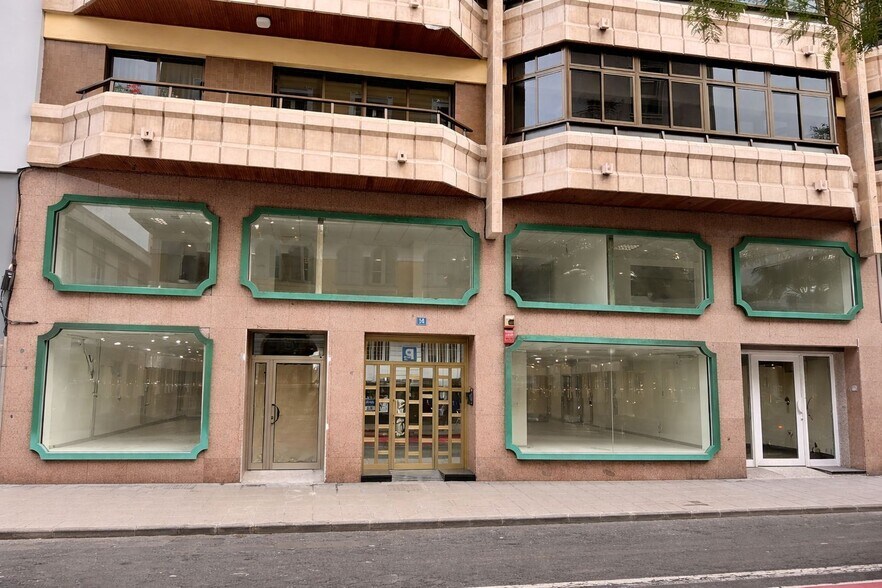 Bureau dans Las Palmas de Gran Canaria, Las Palmas à louer - Photo de l’immeuble – Image 3 sur 32