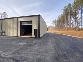503 Plantation Park Dr, Loganville, GA à louer Photo de l’immeuble– Image 1 sur 2