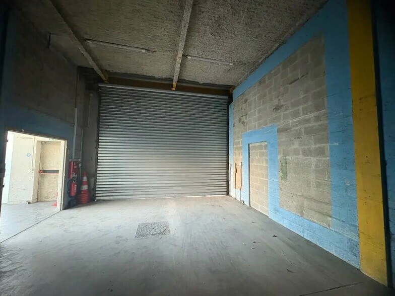 Local d’activités dans Noisiel à louer - Photo intérieure – Image 2 sur 5