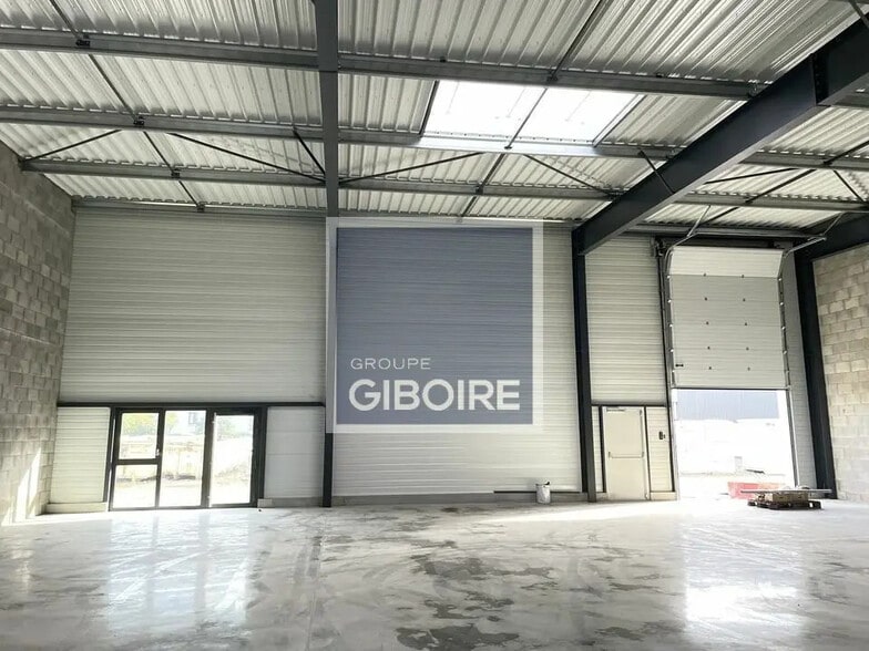 Industriel/Logistique dans La Chapelle-des-Fougeretz à louer - Photo intérieure – Image 2 sur 6