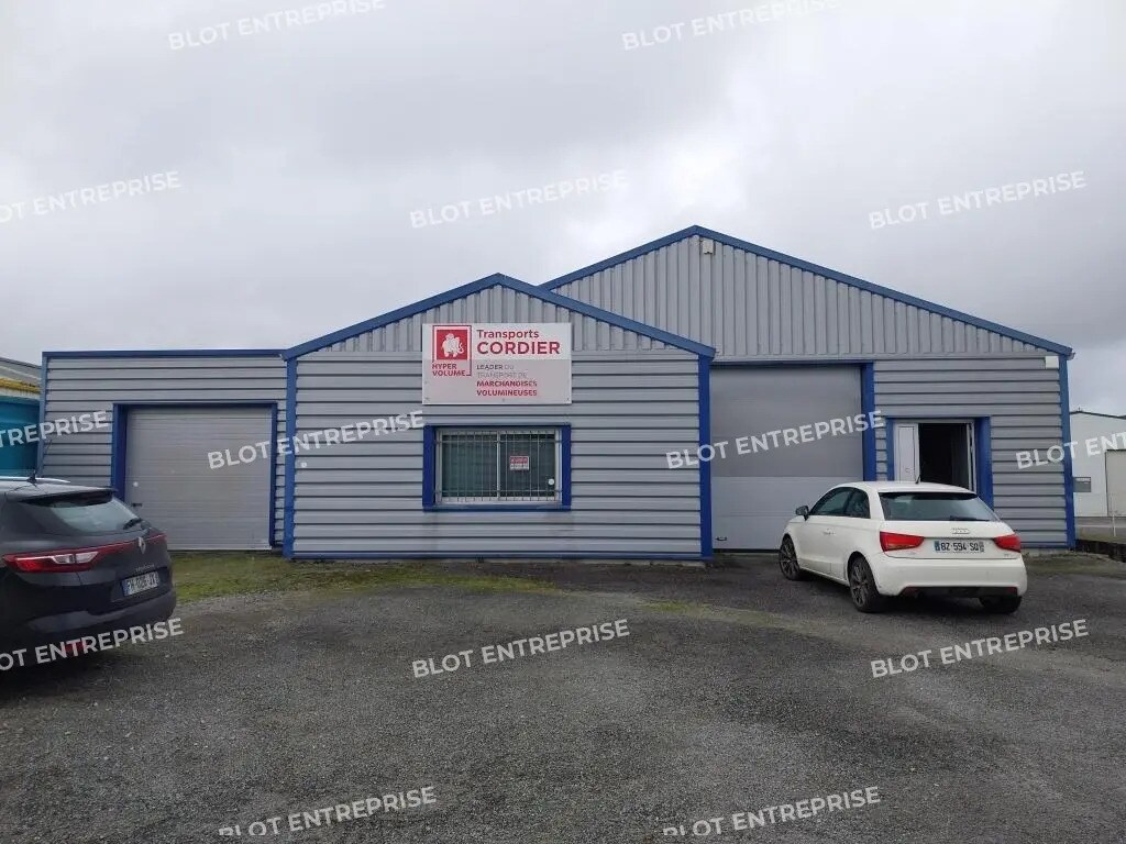 Local d’activités dans Saint-Évarzec à louer Photo de l’immeuble– Image 1 sur 9