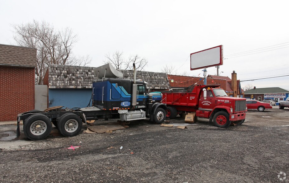 8023 Prospect Ave, Kansas City, MO à vendre - Photo de l’immeuble – Image 2 sur 2