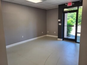 7300-7314 Vanclaybon Dr, Apex, NC à louer Photo de l’immeuble– Image 2 sur 8
