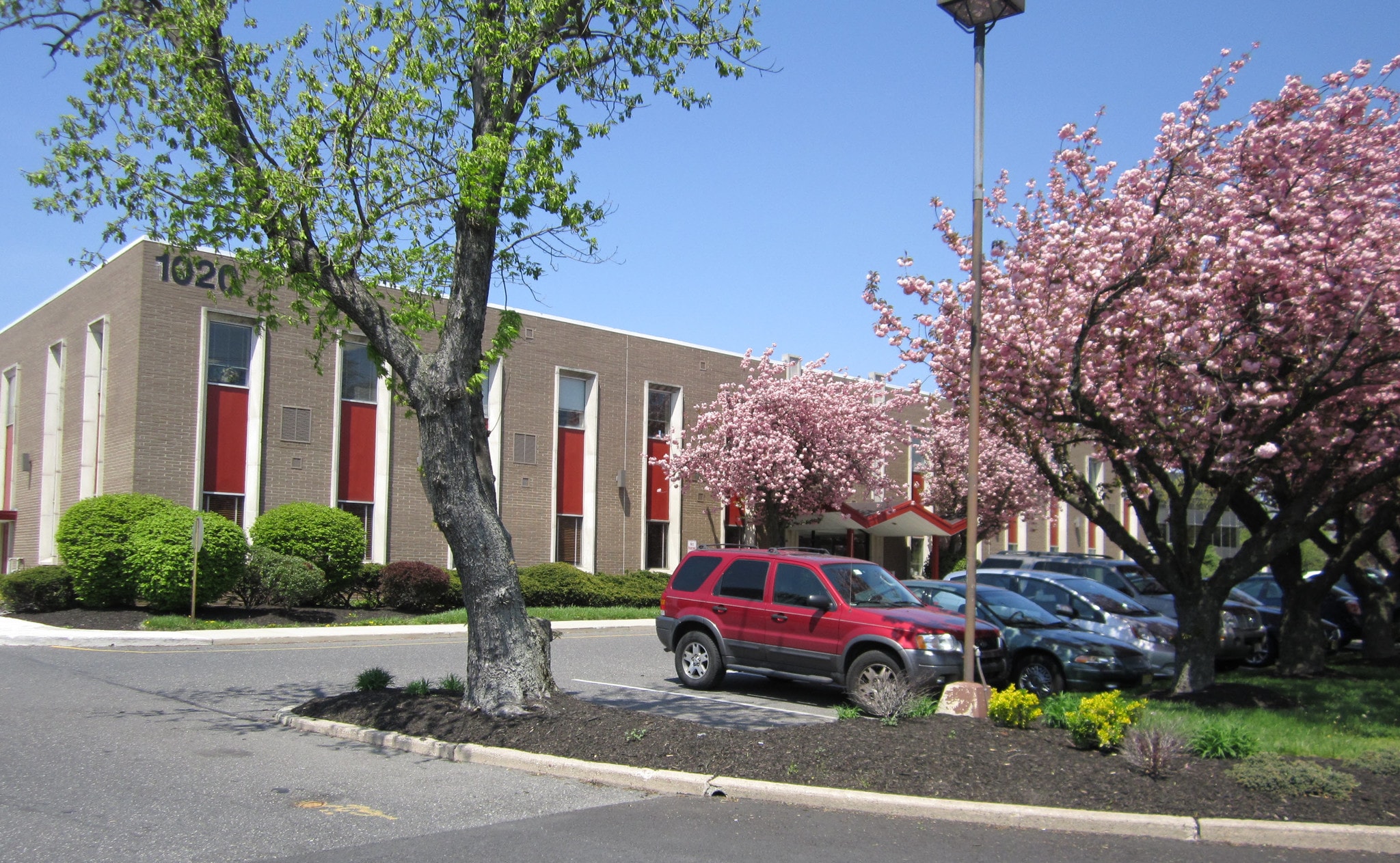 1020 Kings Hwy N, Cherry Hill, NJ à louer Photo principale– Image 1 sur 15
