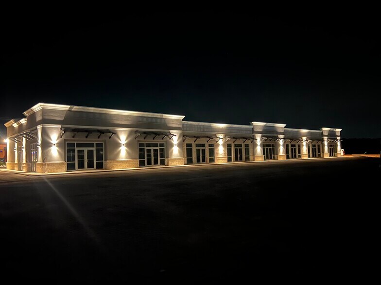 8286 Firetower Rd, Pass Christian, MS à louer - Photo de l’immeuble – Image 3 sur 5