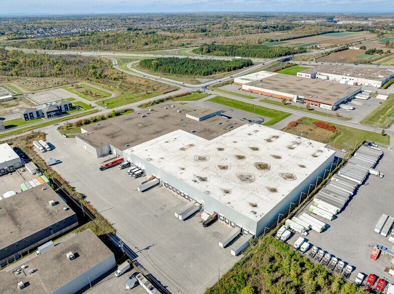 875 Saint-François, Laval, QC à louer - Photo de l’immeuble – Image 2 sur 7