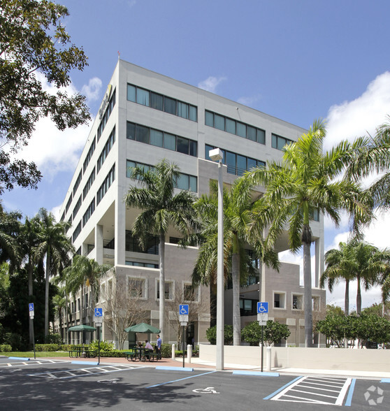 6700 N Andrews Ave, Fort Lauderdale, FL à louer - Photo de l’immeuble – Image 2 sur 16