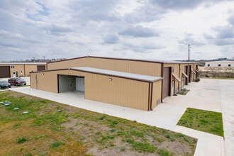 7977 Old Bastrop Rd, New Braunfels, TX à louer Photo intérieure– Image 2 sur 7