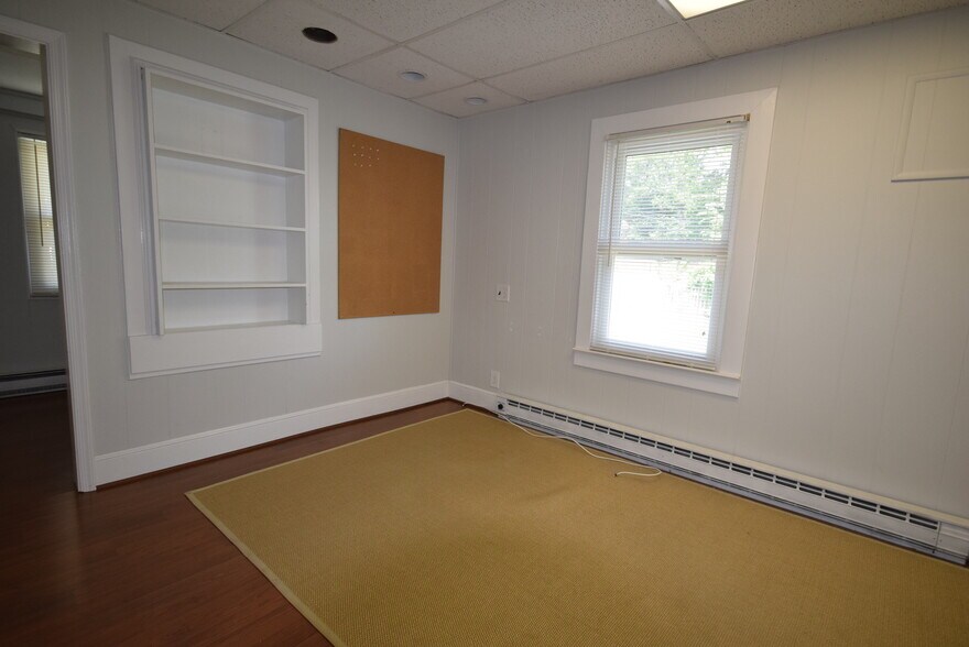 7139 Shreve Rd, Falls Church, VA à louer - Photo de l’immeuble – Image 3 sur 6