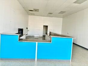 5800-5940 Santa Monica Blvd, Los Angeles, CA à louer Photo intérieure– Image 1 sur 3