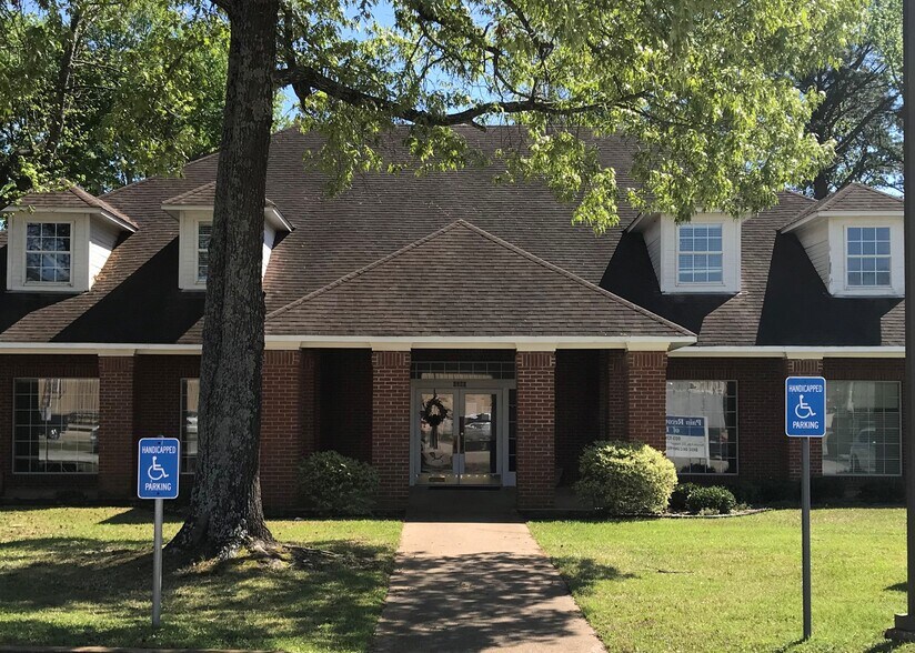 4295 Kinsey Dr, Tyler, TX à louer - Photo de l’immeuble – Image 3 sur 10