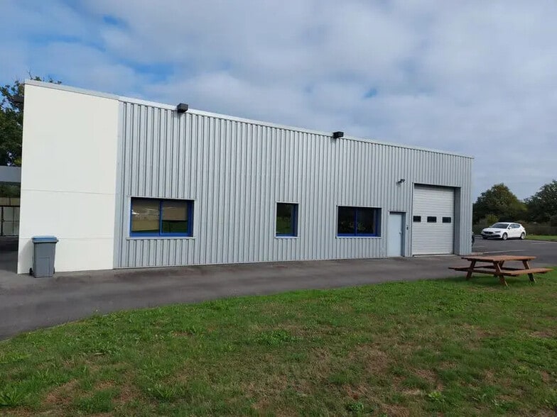 Local d’activités dans Treillières à louer - Photo de l’immeuble – Image 3 sur 6