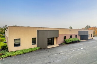 Plus de détails pour 2081-2089 Quaker Pointe Dr, Quakertown, PA - Local d'activités à louer