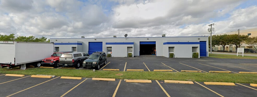 13552-13558 SW 129th St, Miami, FL à louer - Photo de l’immeuble – Image 3 sur 13