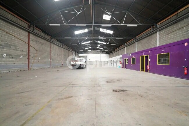 Plus de détails pour Bureau, Local d'activités à louer