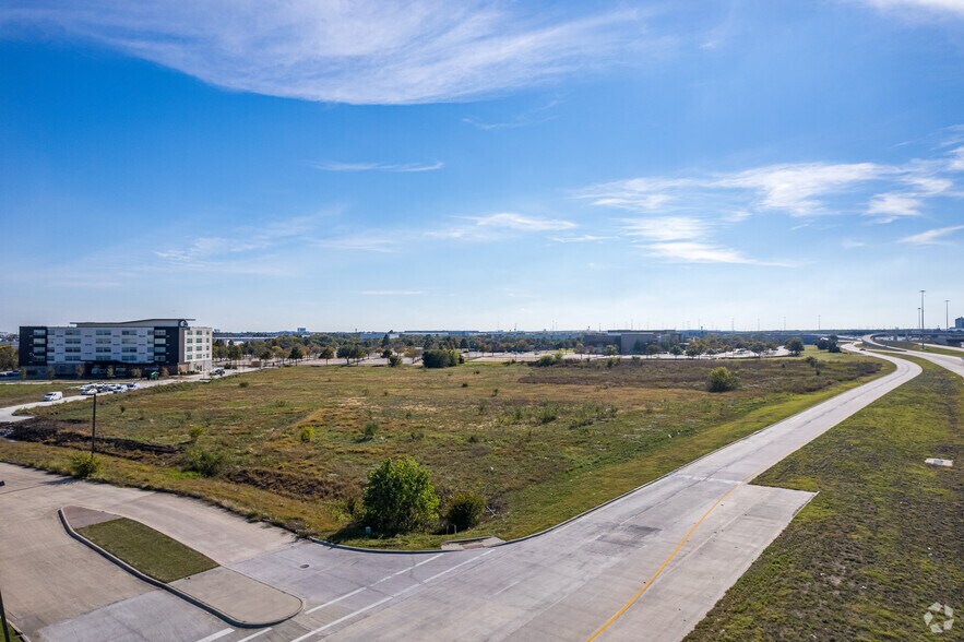 Northpoint Dr, Coppell, TX à vendre - Photo de l’immeuble – Image 2 sur 4