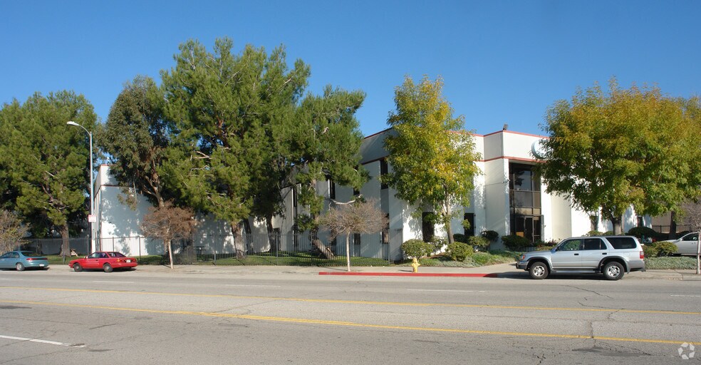 10941 La Tuna Cyn, Sun Valley, CA à louer - Photo de l’immeuble – Image 2 sur 29