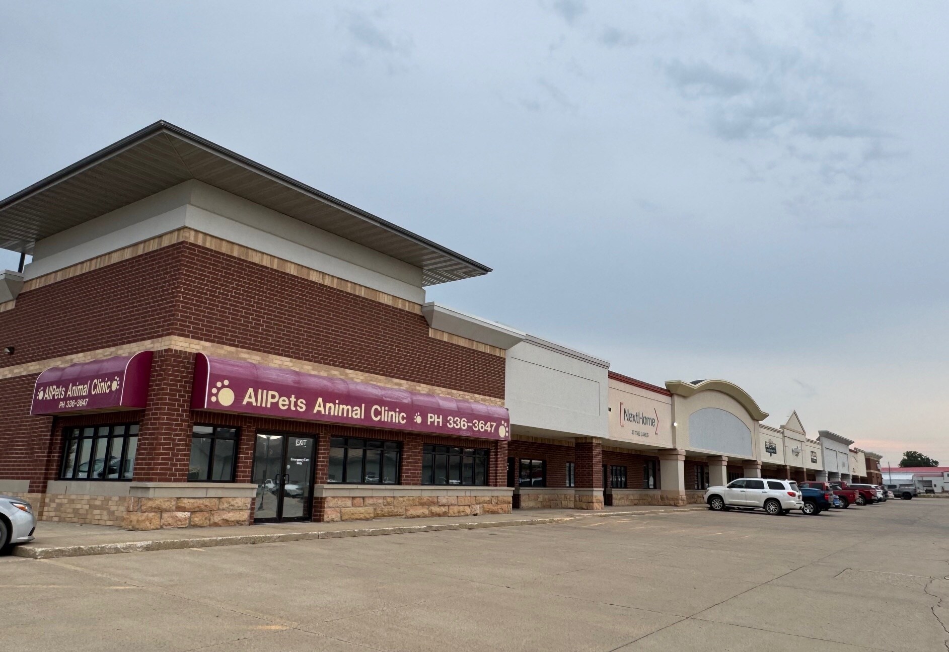 1310-1430 Lake St, Spirit Lake, IA à vendre Photo de l’immeuble– Image 1 sur 13