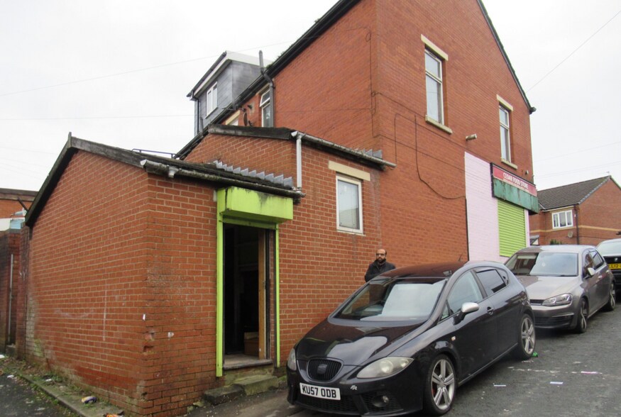 60 Cedar St, Blackburn à louer - Photo de l’immeuble – Image 2 sur 3