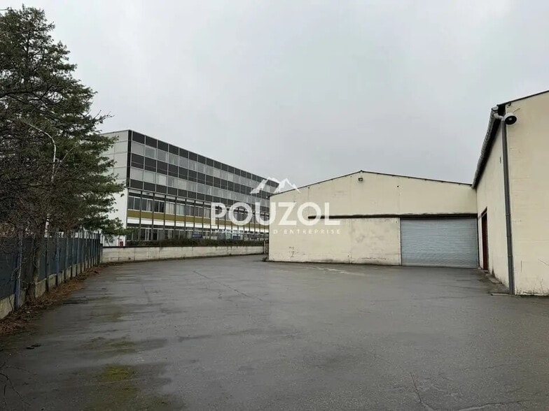2 Rue Des Frères Lumière, Clermont-Ferrand à louer - Photo de l’immeuble – Image 3 sur 10