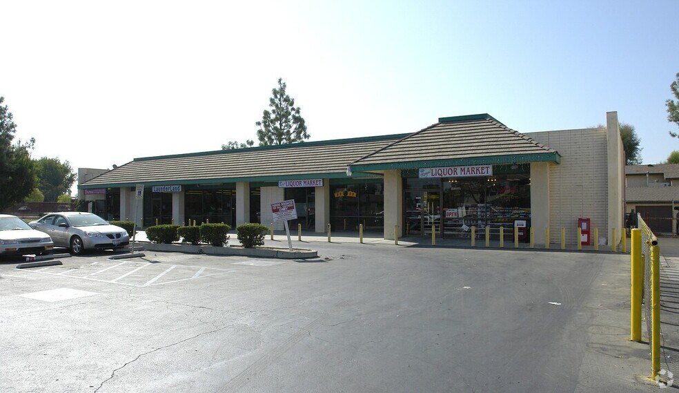 4601-4619 Wilson Rd, Bakersfield, CA à louer - Photo de l’immeuble – Image 3 sur 11