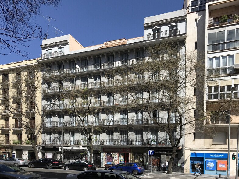 Calle De San Bernardo, 126, Madrid, Madrid à louer - Photo de l’immeuble – Image 2 sur 2