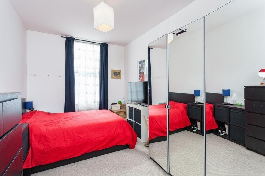 136 Holloway Rd, Londres à vendre - Photo de l’immeuble – Image 3 sur 4