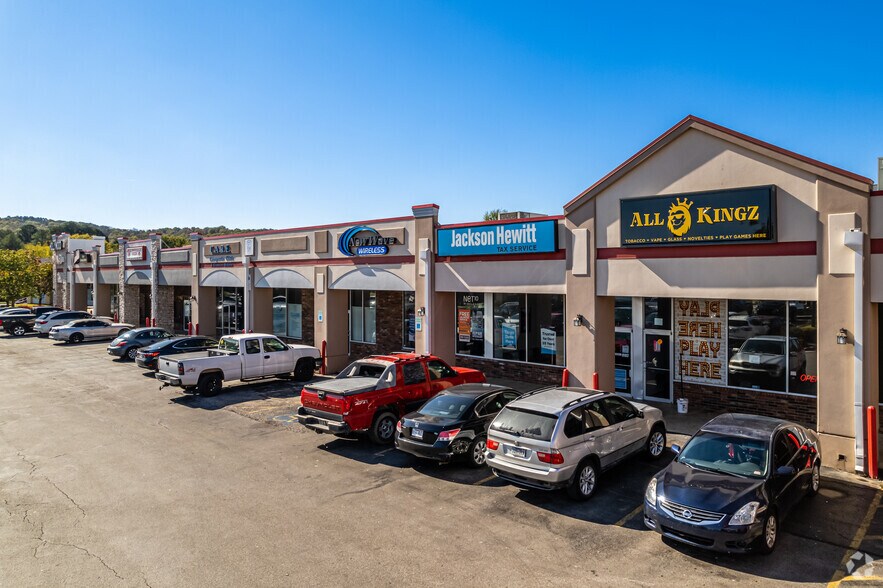 2612-2630 W Martin Luther King Jr Blvd, Fayetteville, AR à louer - Photo de l’immeuble – Image 3 sur 4