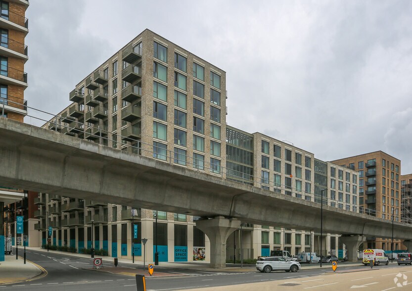 North Woolwich Rd, Londres à vendre - Photo de l’immeuble – Image 2 sur 5
