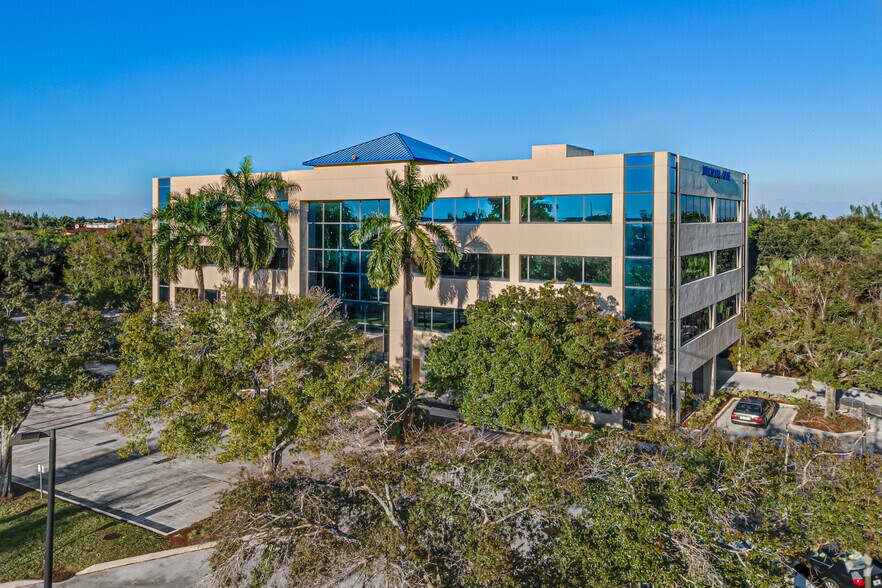140 Intracoastal Pointe Dr, Jupiter, FL à vendre - Photo principale – Image 2 sur 8