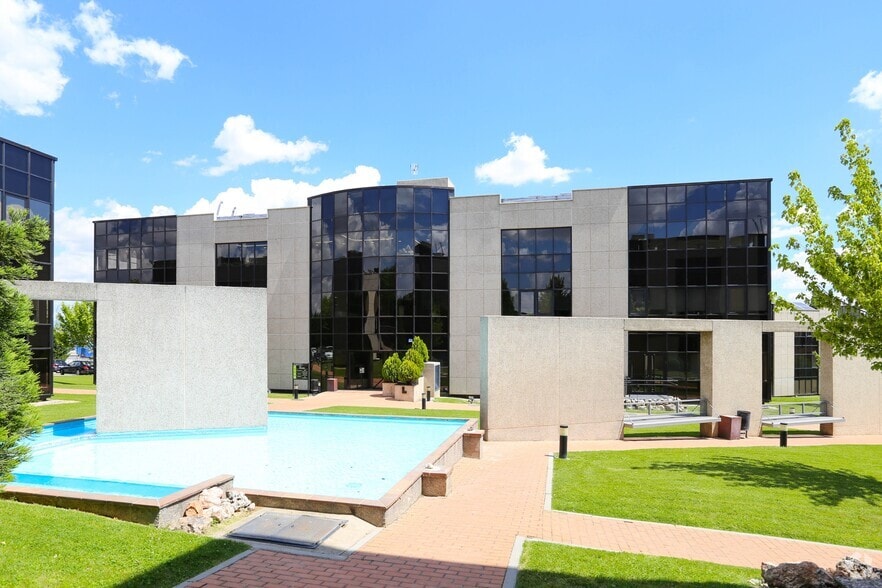 Calle Caléndula, 93, Alcobendas, Madrid à louer - Photo de l’immeuble – Image 2 sur 12