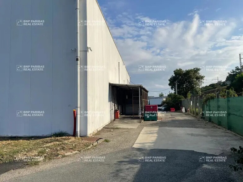 Industriel/Logistique dans Bassens à louer - Photo de l’immeuble – Image 3 sur 16