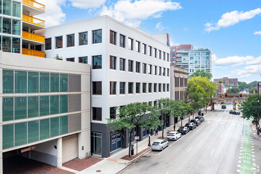 820 Davis St, Evanston, IL à louer - Photo de l’immeuble – Image 1 sur 5