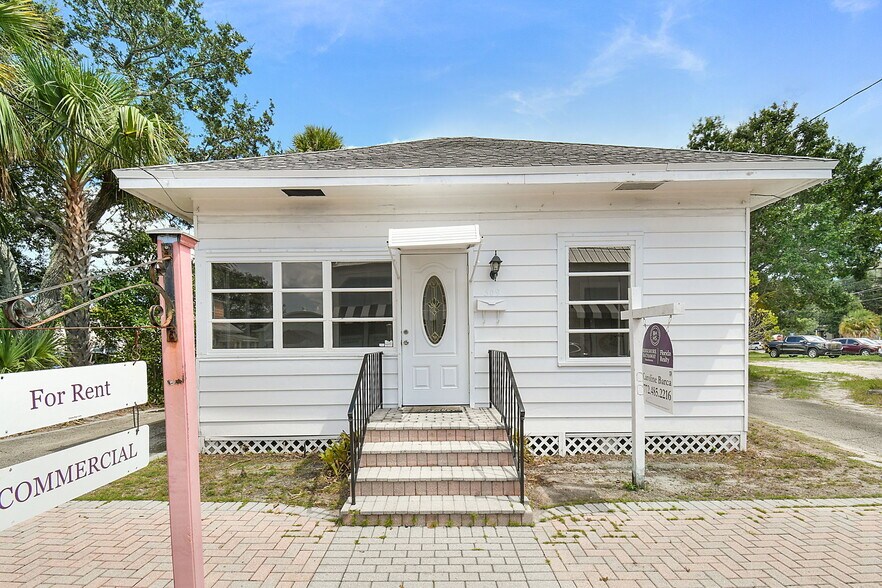 309 SE Denver Ave, Stuart, FL à louer - Photo de l’immeuble – Image 2 sur 25