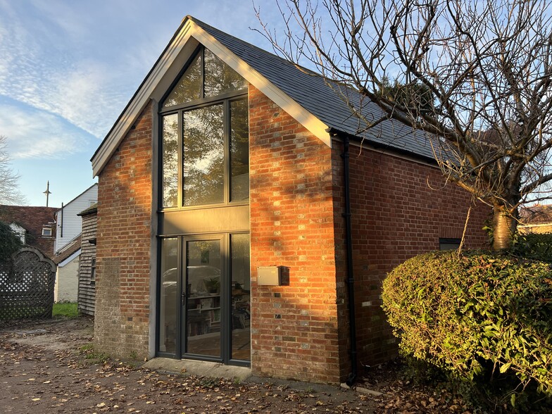2 Little East St, Billingshurst à louer - Photo de l’immeuble – Image 2 sur 12