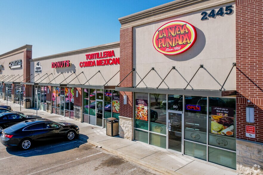 2445 S Buckner Blvd, Dallas, TX à louer - Photo de l’immeuble – Image 3 sur 4
