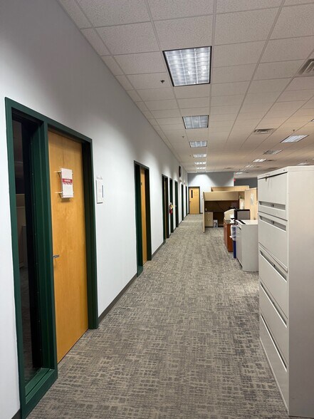 1275 Park East Dr, Woonsocket, RI à louer - Photo intérieure – Image 3 sur 8