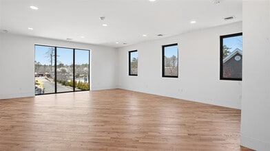 200 W Montauk Hwy, Hampton Bays, NY à louer Photo intérieure– Image 1 sur 5