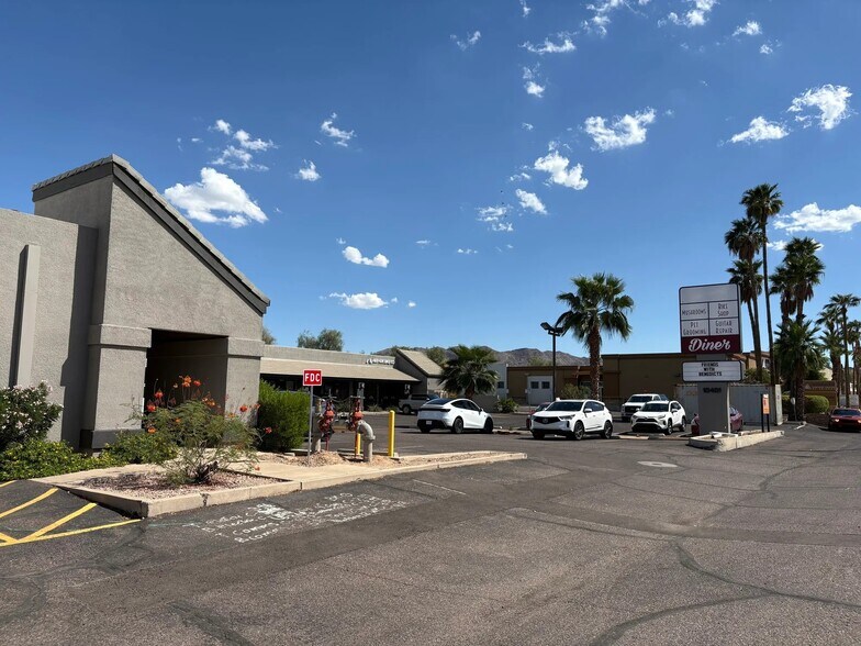 10401 N 32nd St, Phoenix, AZ à louer - Photo de l’immeuble – Image 2 sur 7