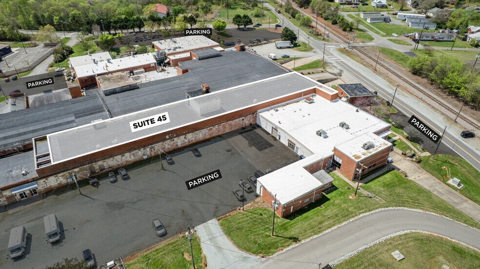 437 Dimmocks Mill Rd, Hillsborough, NC à louer - Photo de l’immeuble – Image 3 sur 3