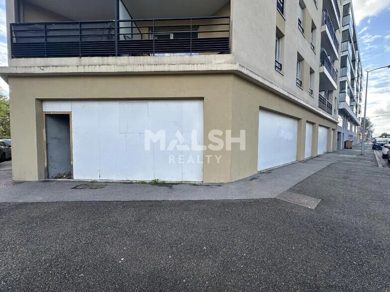 Local commercial dans Villefranche-sur-Saône à louer - Photo de l’immeuble – Image 1 sur 4