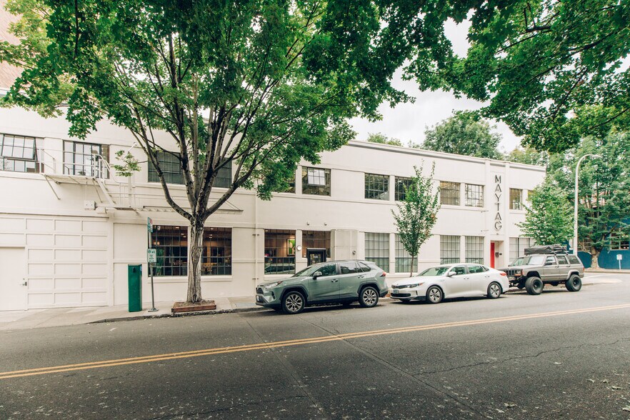 1120-1136 NW Hoyt St, Portland, OR à louer - Photo de l’immeuble – Image 2 sur 4