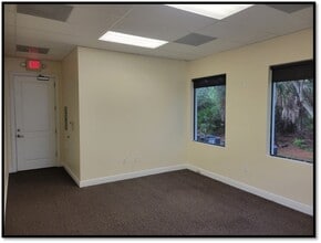 2575 Northbrooke Plaza Dr, Naples, FL à louer Photo intérieure– Image 2 sur 2