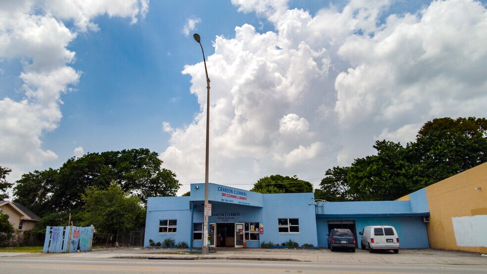 5222 NW 7th Ave, Miami, FL à vendre - Photo principale – Image 1 sur 11