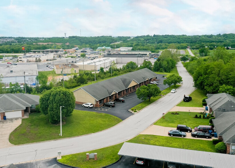 700-732 N 22nd St, Ozark, MO à louer - Photo de l’immeuble – Image 3 sur 14