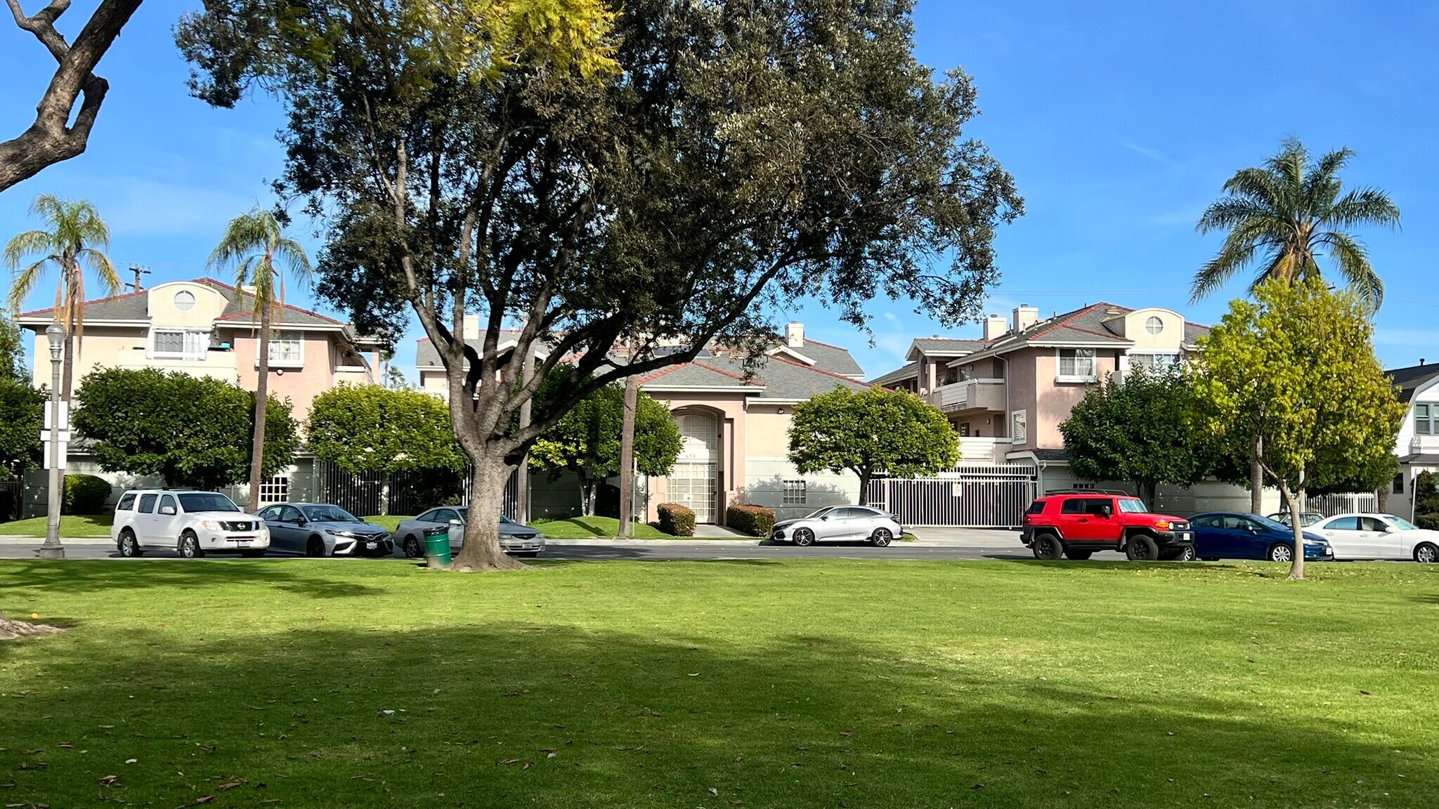 410 N Lemon St, Anaheim, CA à vendre Photo de l’immeuble– Image 1 sur 6