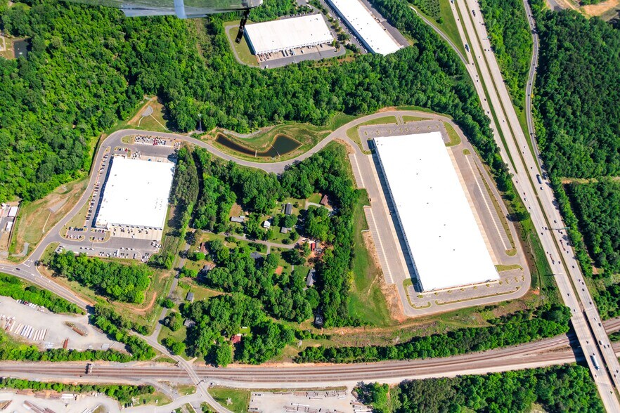 8820 Old Dowd Rd, Charlotte, NC à louer - Photo de l’immeuble – Image 3 sur 6