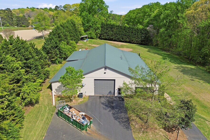 611 Elliott Rd, Dawsonville, GA à vendre - Photo de l’immeuble – Image 1 sur 19