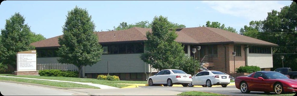 2930 SW Wanamaker Dr, Topeka, KS à vendre - Photo de l’immeuble – Image 2 sur 8