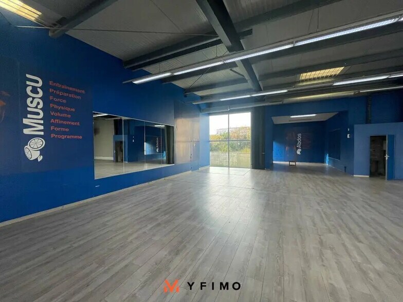 Local commercial dans Mantes-la-Ville à louer - Photo intérieure – Image 2 sur 12